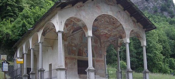 La cappella della Madonna di Loreto, Roccapietra, frazione di Varallo